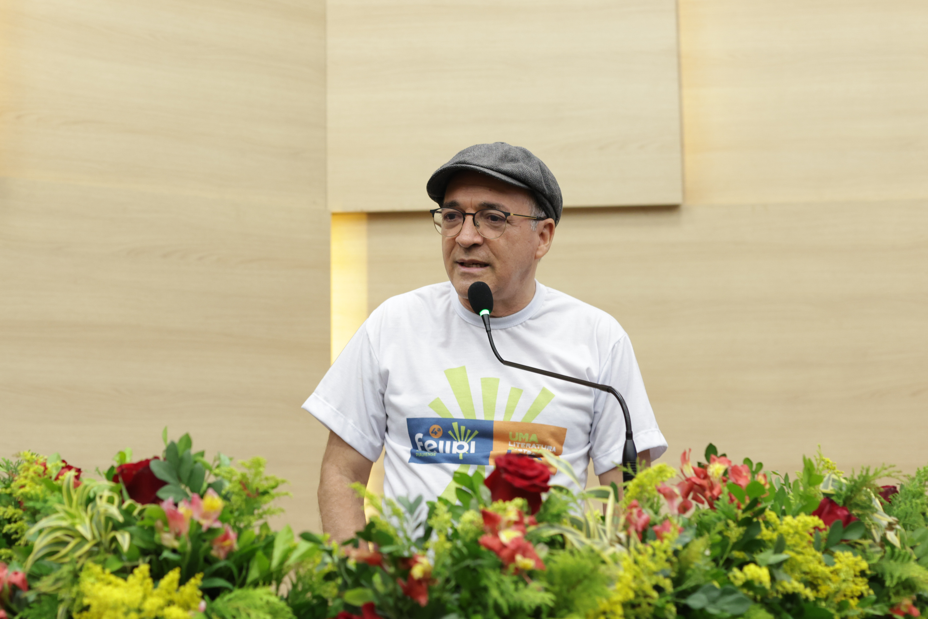 SESSÃO SOLENE EM HOMENAGEM AOS ENVOLVIDOS NA FEIRA DA LITERATURA PIAUIENSE FELIPI (18).jpg