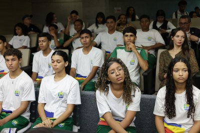 SESSÃO SOLENE EM HOMENAGEM AOS ENVOLVIDOS NA FEIRA DA LITERATURA PIAUIENSE FELIPI (22).jpg