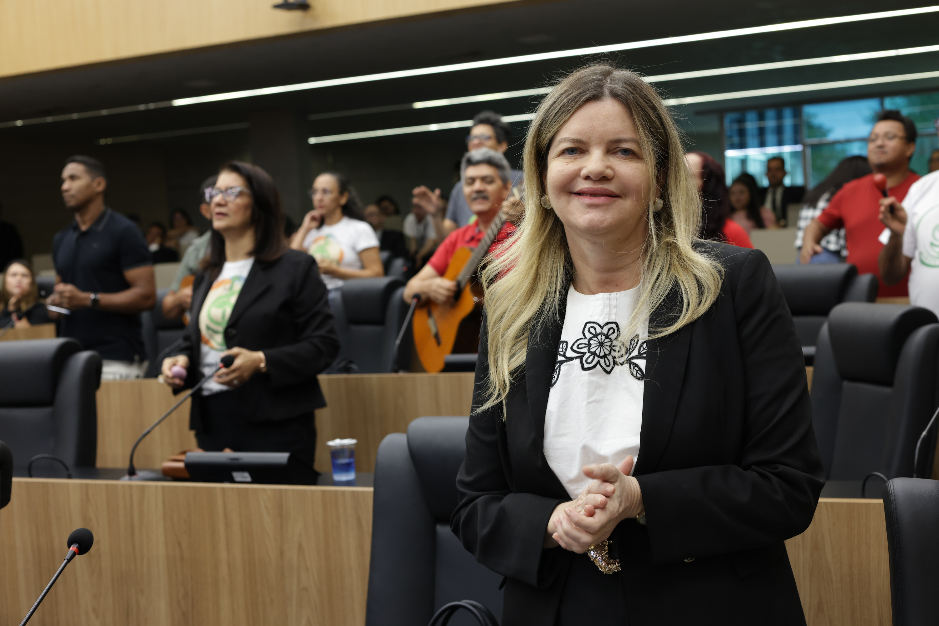 SESSÃO SOLENE PELO DIA DO MUSICOTERAPEUTA (10).jpg