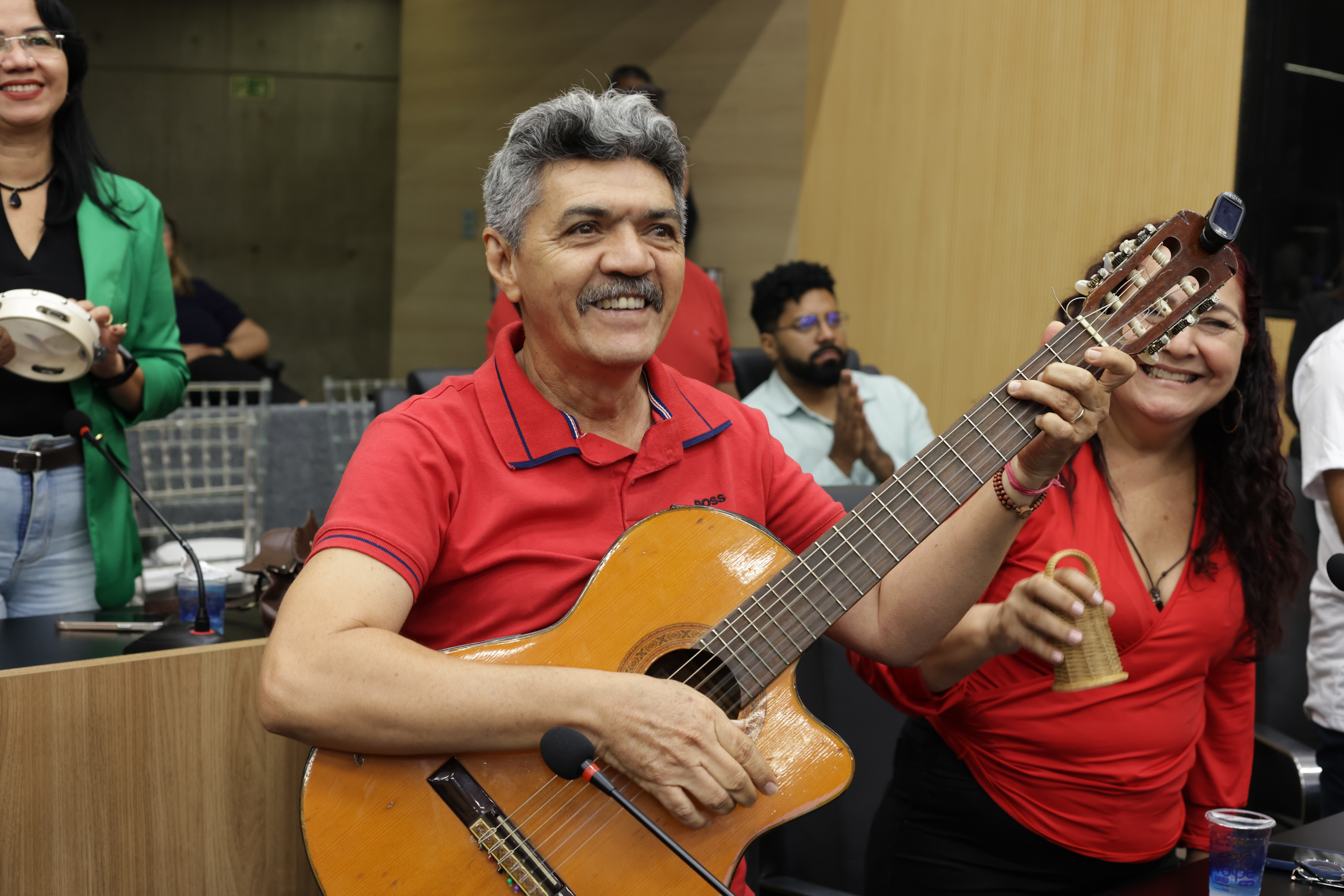 SESSÃO SOLENE PELO DIA DO MUSICOTERAPEUTA (11).jpg