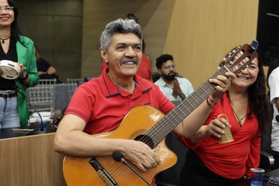 SESSÃO SOLENE PELO DIA DO MUSICOTERAPEUTA (11).jpg