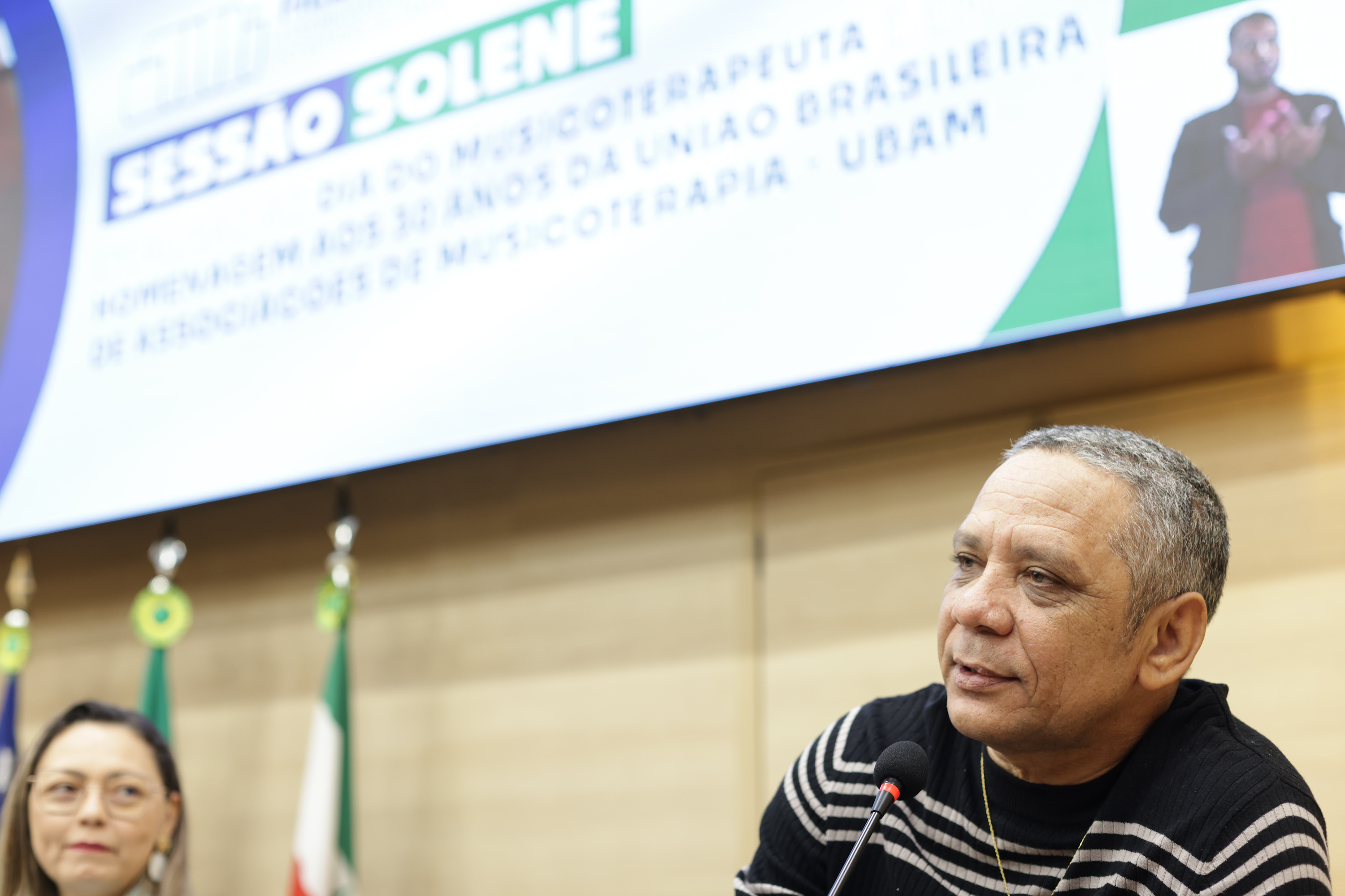 SESSÃO SOLENE PELO DIA DO MUSICOTERAPEUTA (14).jpg