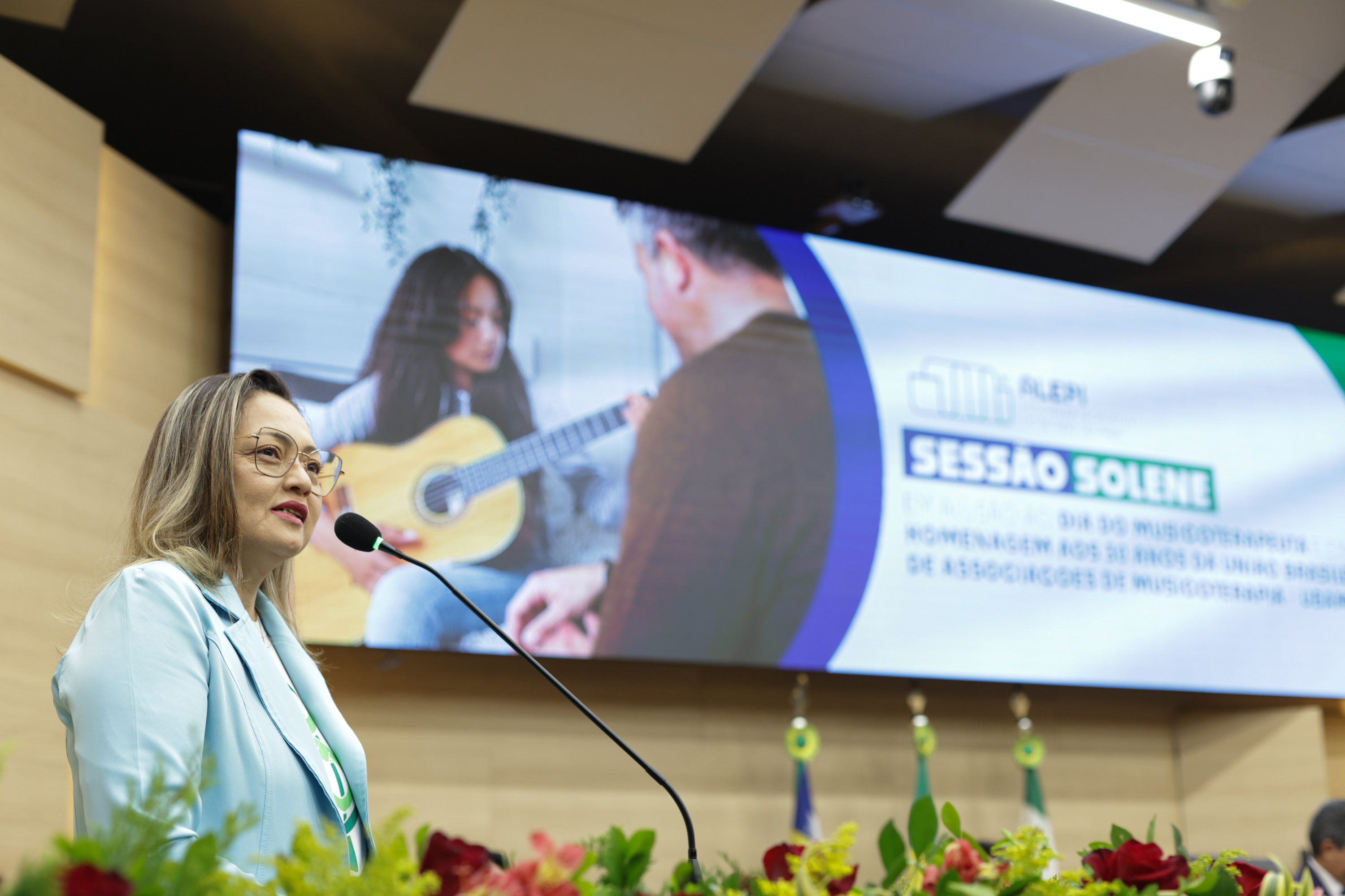 SESSÃO SOLENE PELO DIA DO MUSICOTERAPEUTA (15).jpg