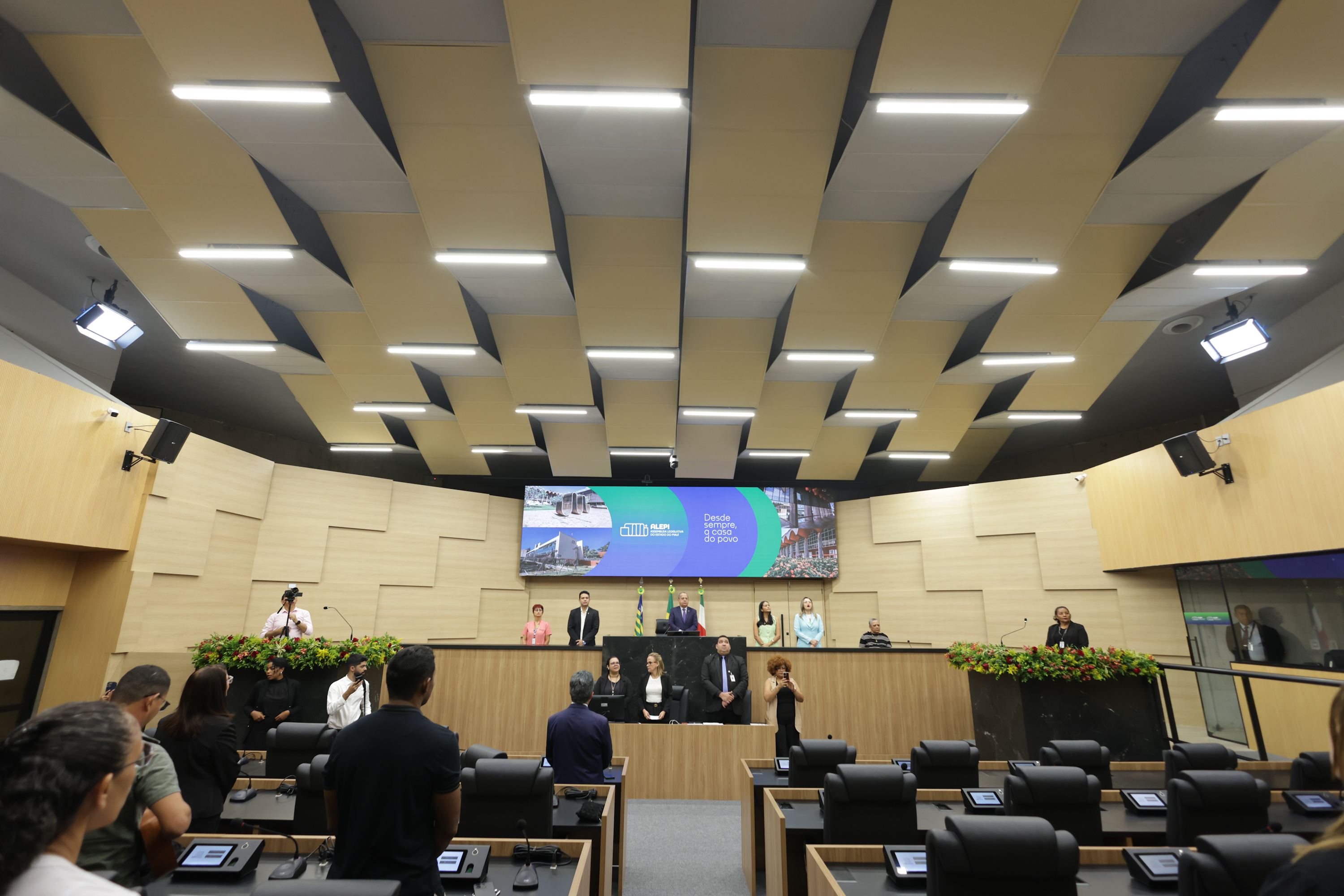 SESSÃO SOLENE PELO DIA DO MUSICOTERAPEUTA (2).jpg