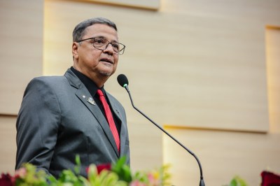 SESSÃO SOLENE DE ENTREGA DE TITULOS DE CIDADANIA (22).jpg