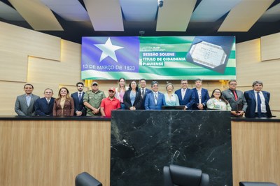 SESSÃO SOLENE DE ENTREGA DE TITULOS DE CIDADANIA (23).jpg