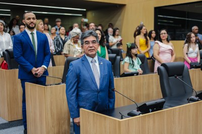 SESSÃO SOLENE DE ENTREGA DE TITULOS DE CIDADANIA (4).jpg