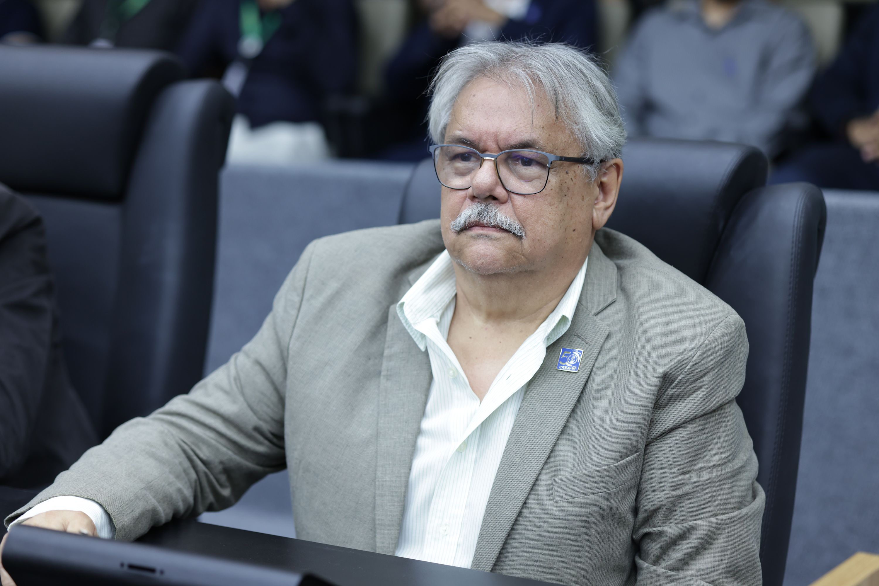 SESSÃO SOLENE HOMENAGEM AO JUBILEU DE OURO DO CREA PI (14).jpg