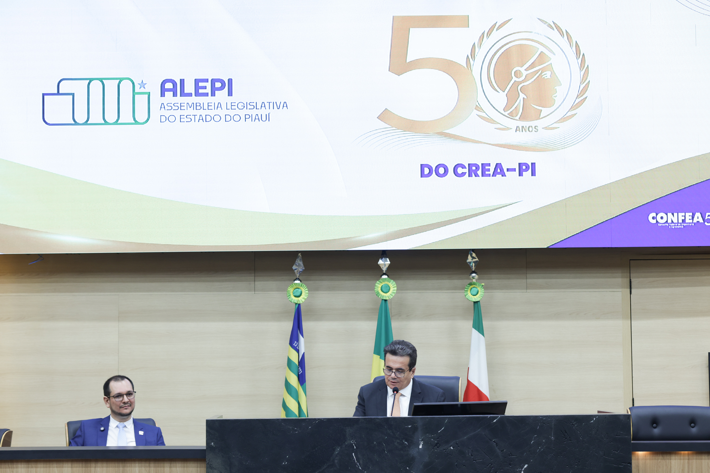 SESSÃO SOLENE HOMENAGEM AO JUBILEU DE OURO DO CREA PI (24).jpg