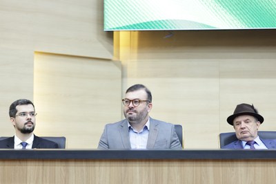 SESSÃO SOLENE TÍTULO DE CIDADANIA AO SR RICHARD MARTINS TORSIANO (10).jpg