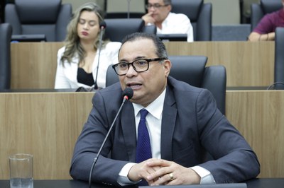SESSÃO SOLENE TÍTULO DE CIDADANIA AO SR RICHARD MARTINS TORSIANO (19).jpg