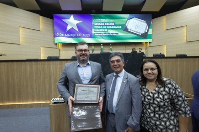 SESSÃO SOLENE TÍTULO DE CIDADANIA AO SR RICHARD MARTINS TORSIANO (21).jpg