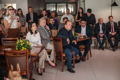 CAFE DA MANHA DA IMPRENSA LANÇAMENTO PREMIO DE JORNALISMO ALEPI (22).jpg