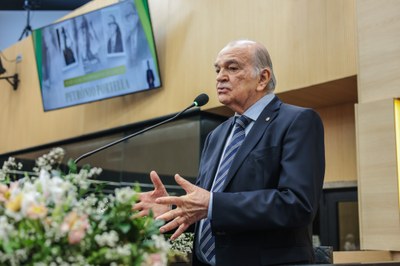 SESSÃO SOLENE EM HOMENAGEM AO CENTENARIO DE PETRÔNIO PORTELA (13).jpg