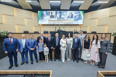 SESSÃO SOLENE EM HOMENAGEM AO CENTENARIO DE PETRÔNIO PORTELA (15).jpg