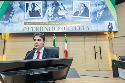 SESSÃO SOLENE EM HOMENAGEM AO CENTENARIO DE PETRÔNIO PORTELA (7).jpg
