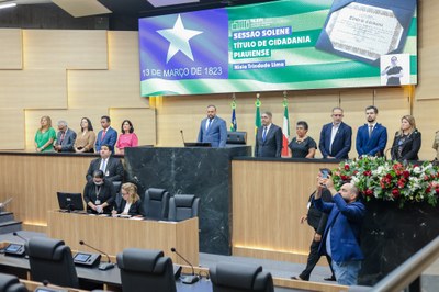 SESSÃO SOLENE DE TITULO DE CIDADANIA A EX MIN. NISIA TRINDADE (2).jpg SESSÃO SOLENE DE TITULO DE CIDADANIA A EX MIN. NISIA TRINDADE (2).jpg