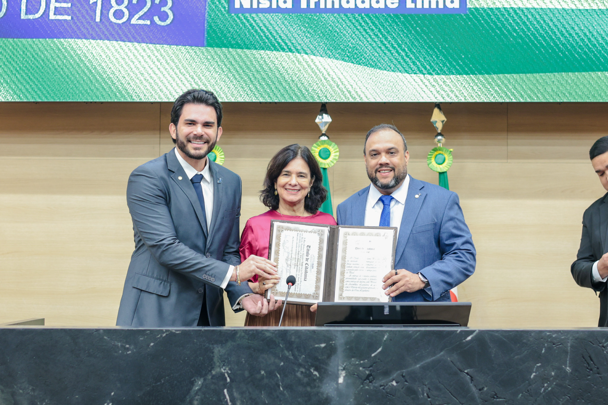 SESSÃO SOLENE DE TITULO DE CIDADANIA A EX MIN. NISIA TRINDADE  (22).jpg