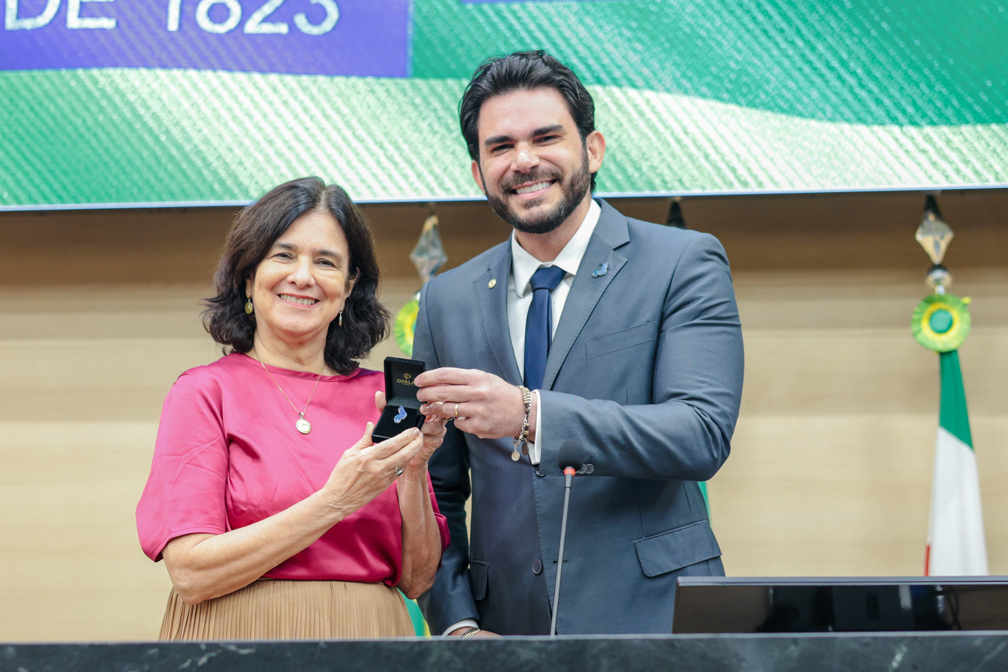 SESSÃO SOLENE DE TITULO DE CIDADANIA A EX MIN. NISIA TRINDADE  (29).jpg