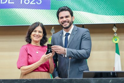 SESSÃO SOLENE DE TITULO DE CIDADANIA A EX MIN. NISIA TRINDADE (29).jpg SESSÃO SOLENE DE TITULO DE CIDADANIA A EX MIN. NISIA TRINDADE (29).jpg
