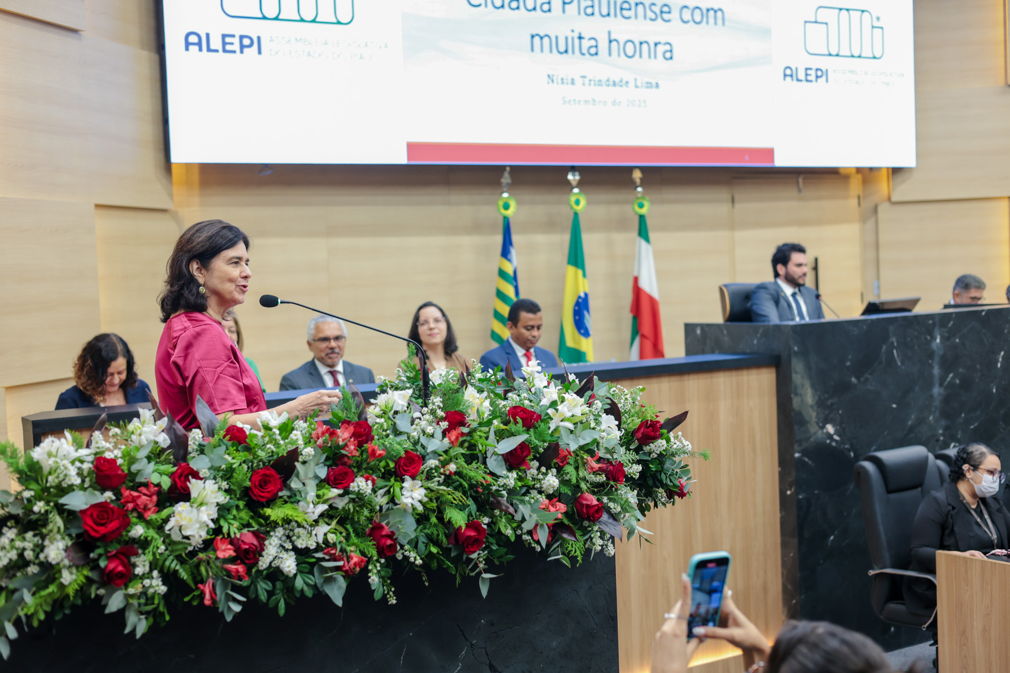 SESSÃO SOLENE DE TITULO DE CIDADANIA A EX MIN. NISIA TRINDADE  (50).jpg