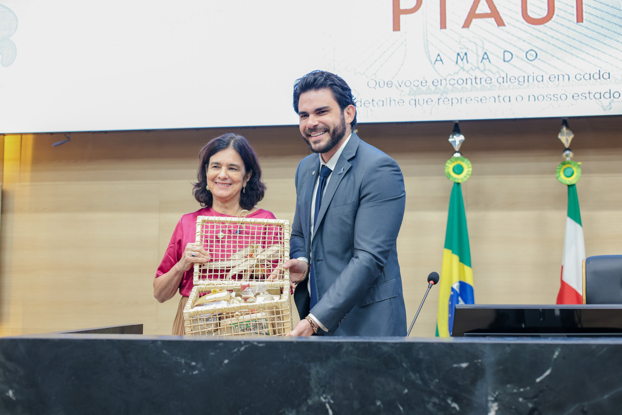 SESSÃO SOLENE DE TITULO DE CIDADANIA A EX MIN. NISIA TRINDADE  (59).jpg
