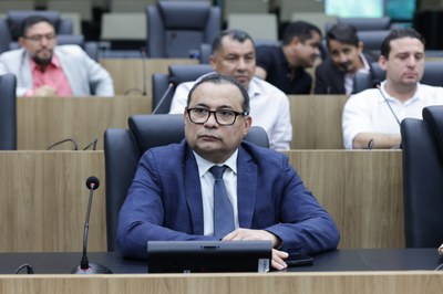 SESSÃO SOLENE TÍTULO DE CIDADANIA AO MÉDICO JOSÉ ALEXANDRE LEAL BORGES (1).jpg