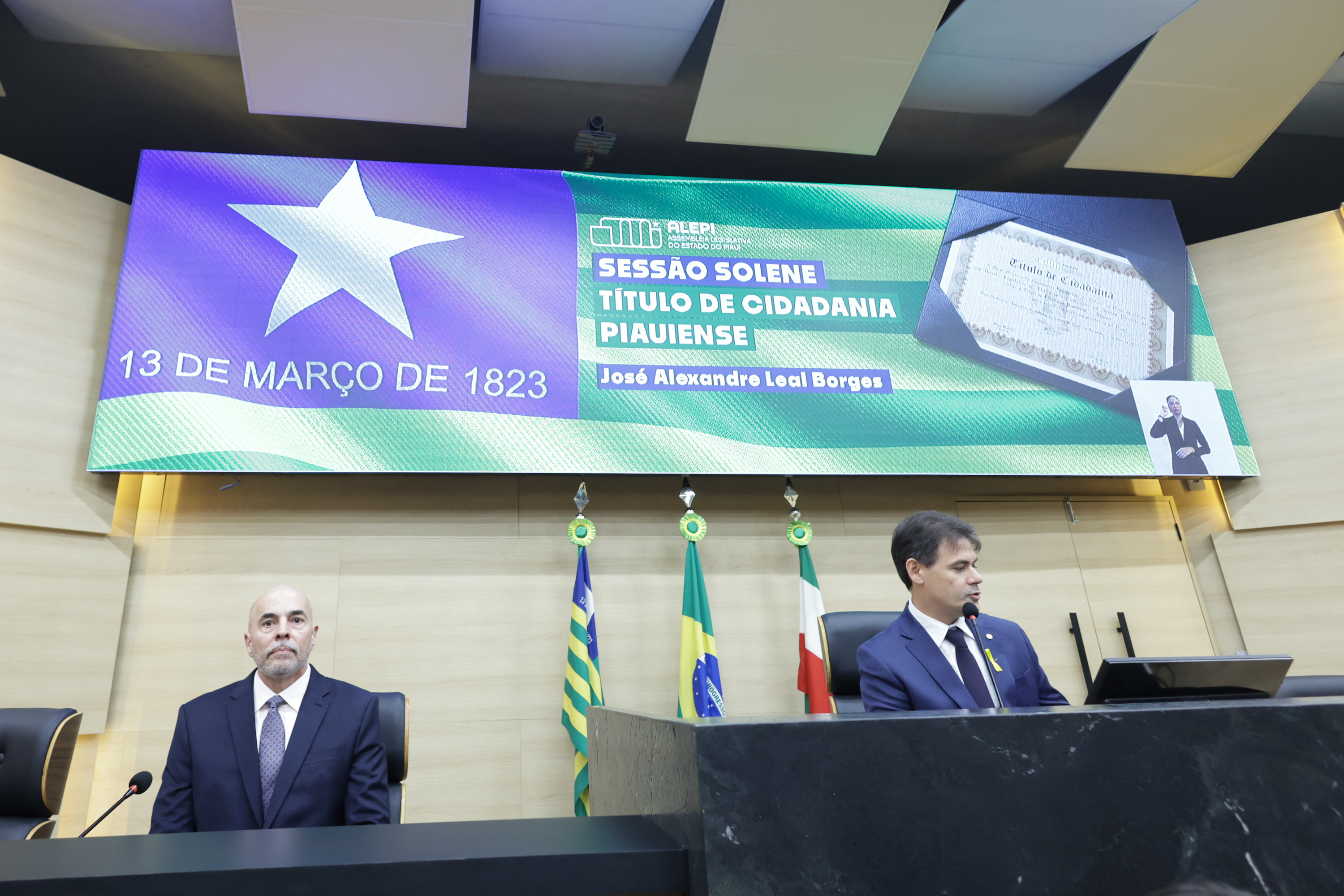 SESSÃO SOLENE TÍTULO DE CIDADANIA AO MÉDICO JOSÉ ALEXANDRE LEAL BORGES (14).jpg