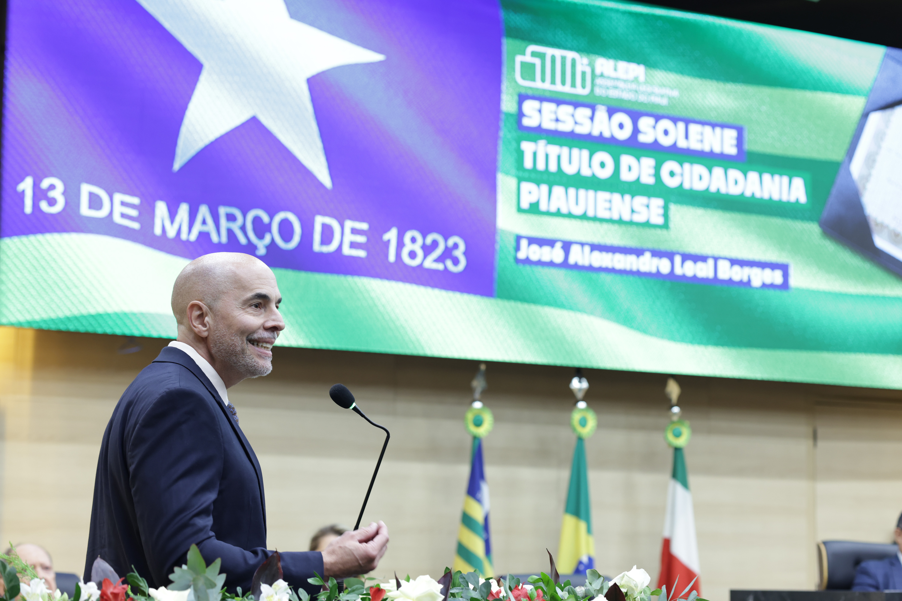 SESSÃO SOLENE TÍTULO DE CIDADANIA AO MÉDICO JOSÉ ALEXANDRE LEAL BORGES (20).jpg