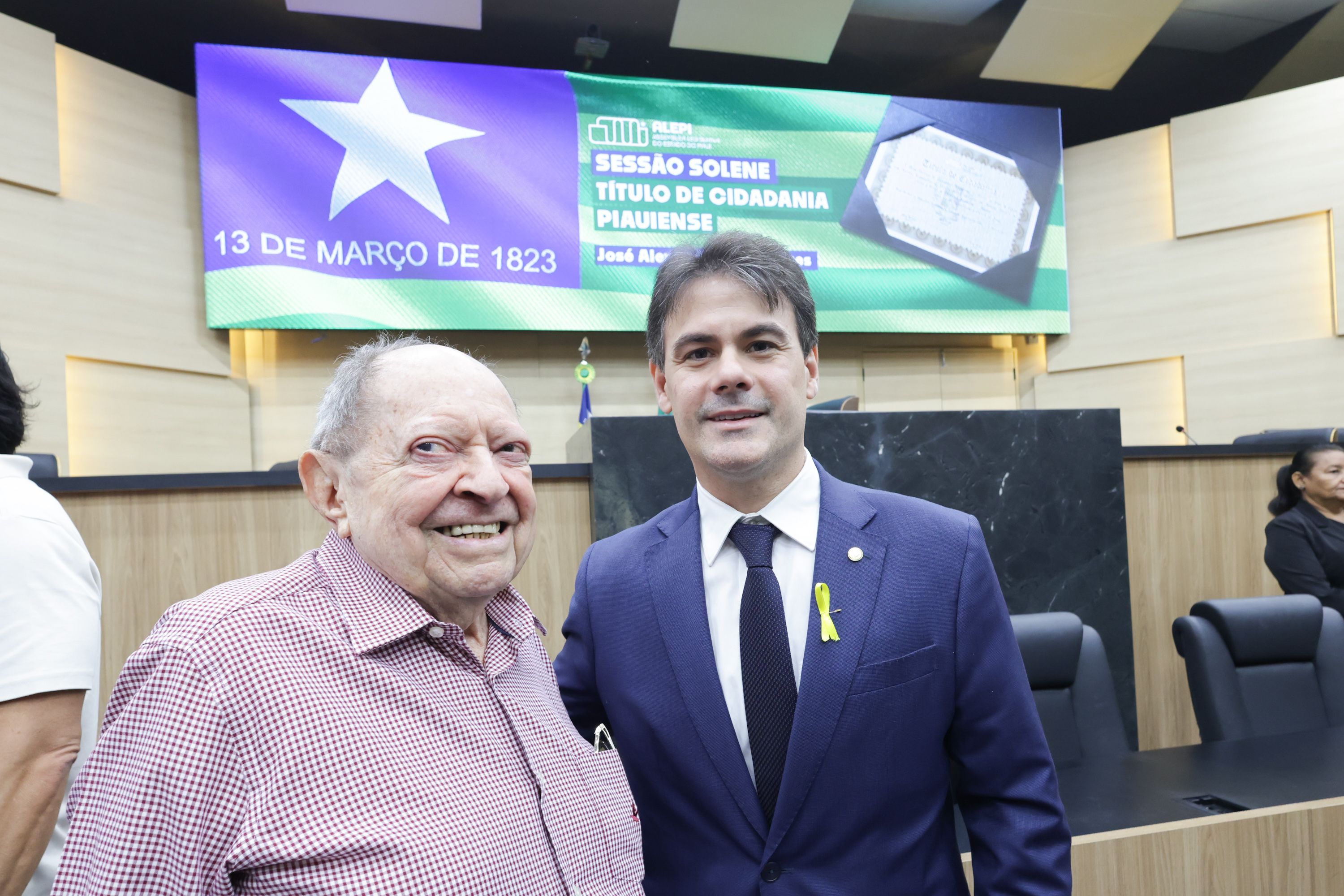 SESSÃO SOLENE TÍTULO DE CIDADANIA AO MÉDICO JOSÉ ALEXANDRE LEAL BORGES (23).jpg