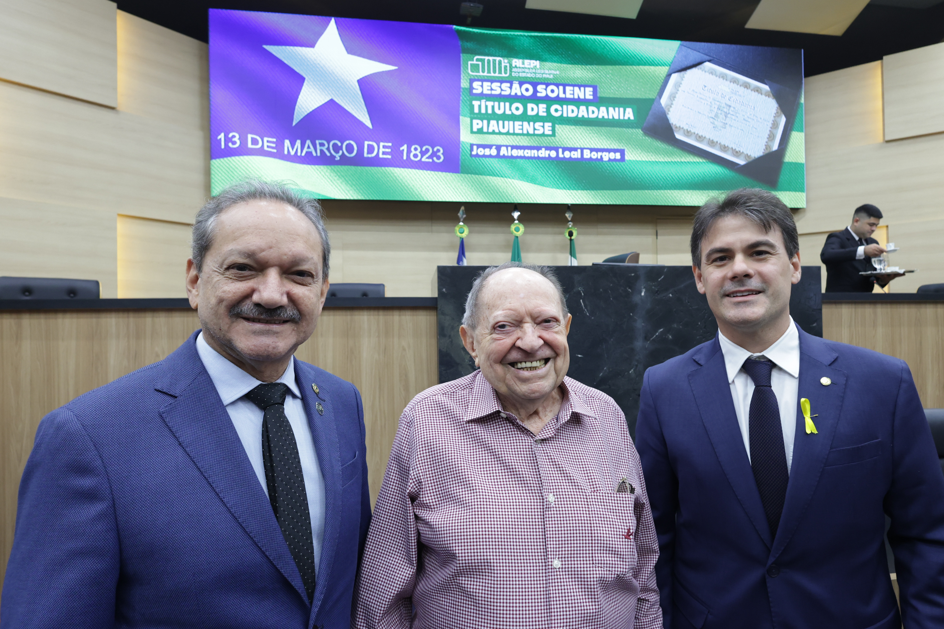 SESSÃO SOLENE TÍTULO DE CIDADANIA AO MÉDICO JOSÉ ALEXANDRE LEAL BORGES (24).jpg