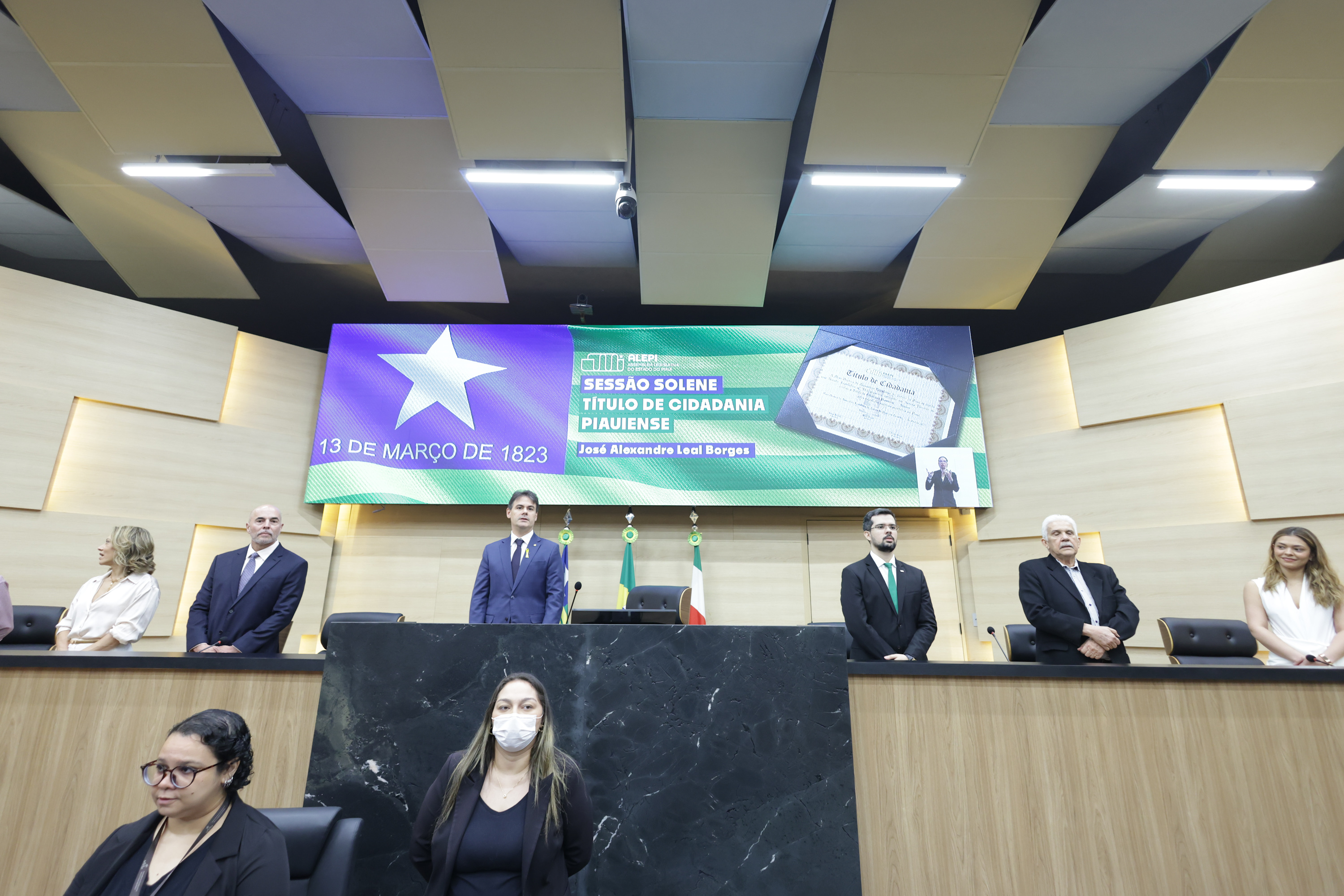SESSÃO SOLENE TÍTULO DE CIDADANIA AO MÉDICO JOSÉ ALEXANDRE LEAL BORGES (9).jpg
