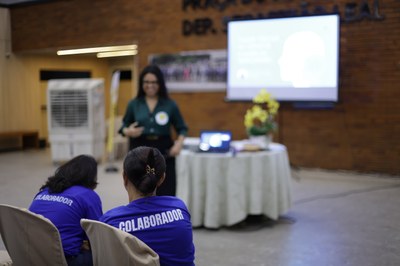PALESTRA COM A PSICOLOGA MARCELLE FORMIGA (1).jpg