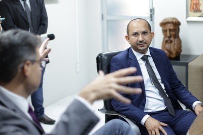 VISITA DO PRESIDENTE DA CÂMARA MUNICIPAL DE FLORIANO MARCONY ALISSON (2).jpg