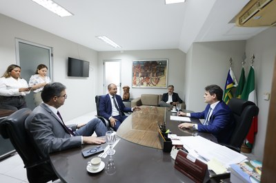 VISITA DO PRESIDENTE DA CÂMARA MUNICIPAL DE FLORIANO MARCONY ALISSON (4).jpg