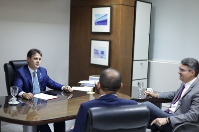 VISITA DO PRESIDENTE DA CÂMARA MUNICIPAL DE FLORIANO MARCONY ALISSON.jpg