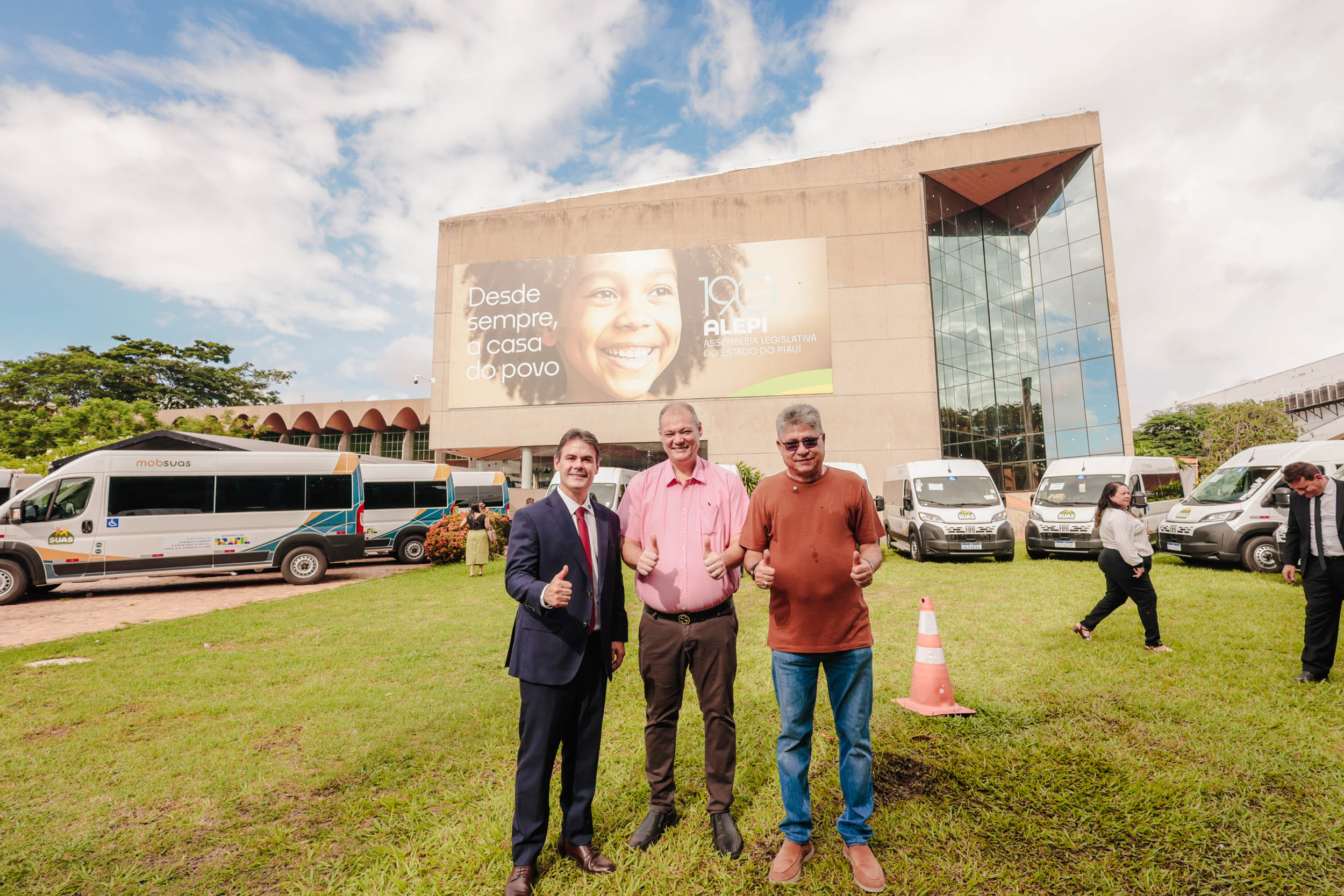 ENTREGA DE VANS MOB SUAS - FOTOS THIAGO AMARAL ALEPI (10).jpg