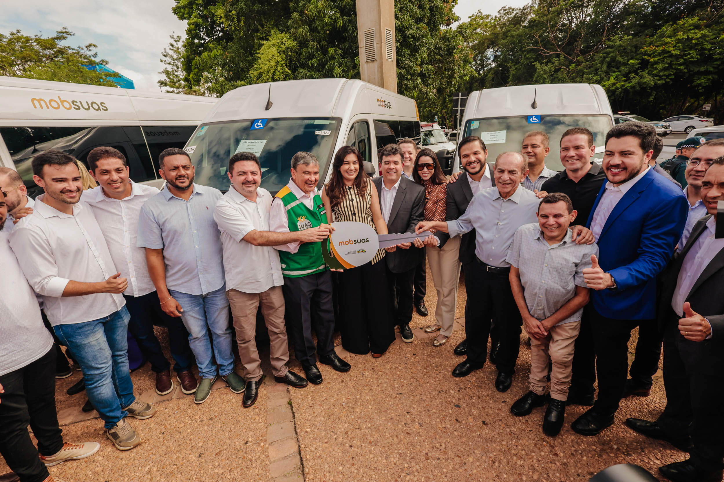 ENTREGA DE VANS MOB SUAS - FOTOS THIAGO AMARAL ALEPI (36).jpg