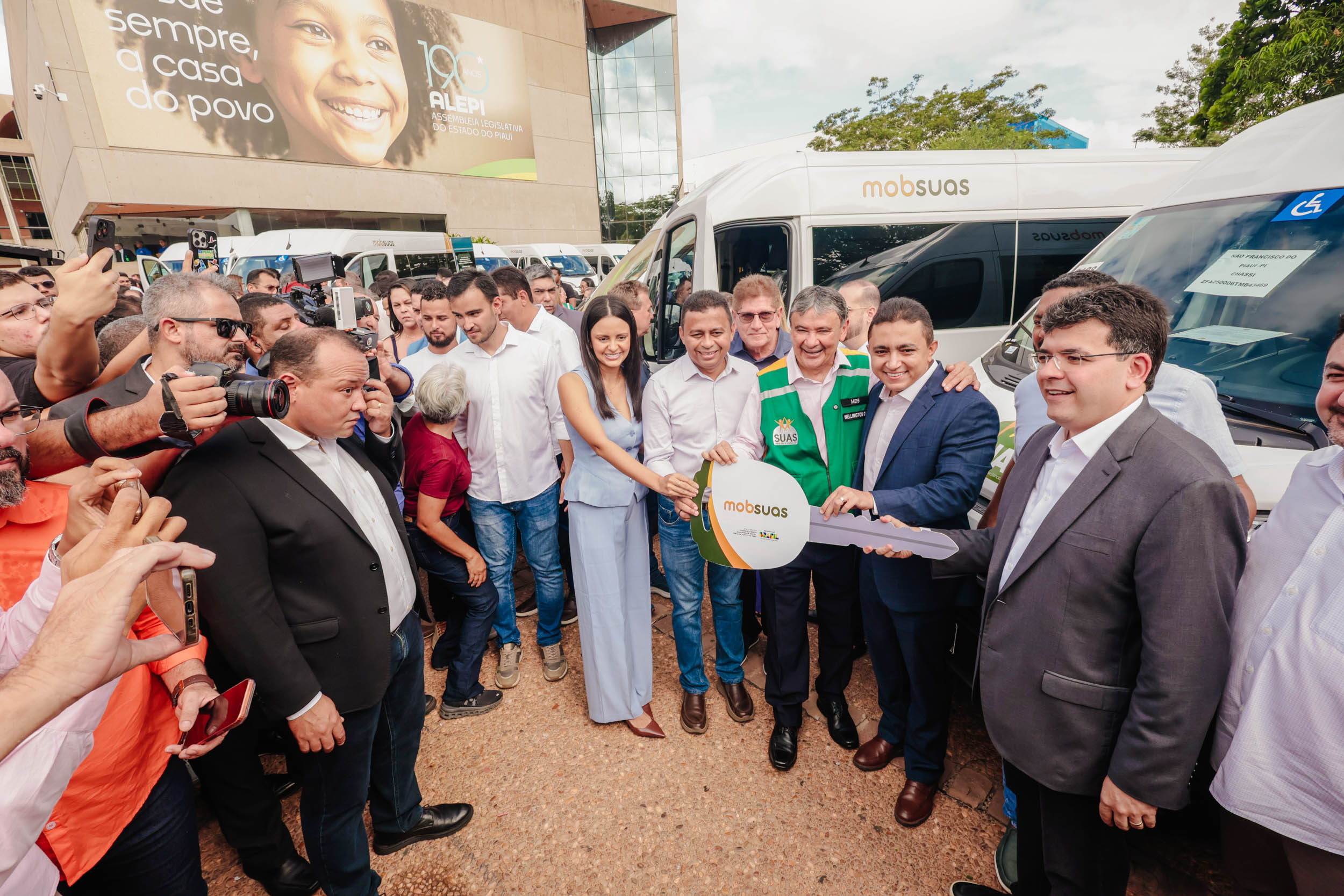 ENTREGA DE VANS MOB SUAS - FOTOS THIAGO AMARAL ALEPI (38).jpg