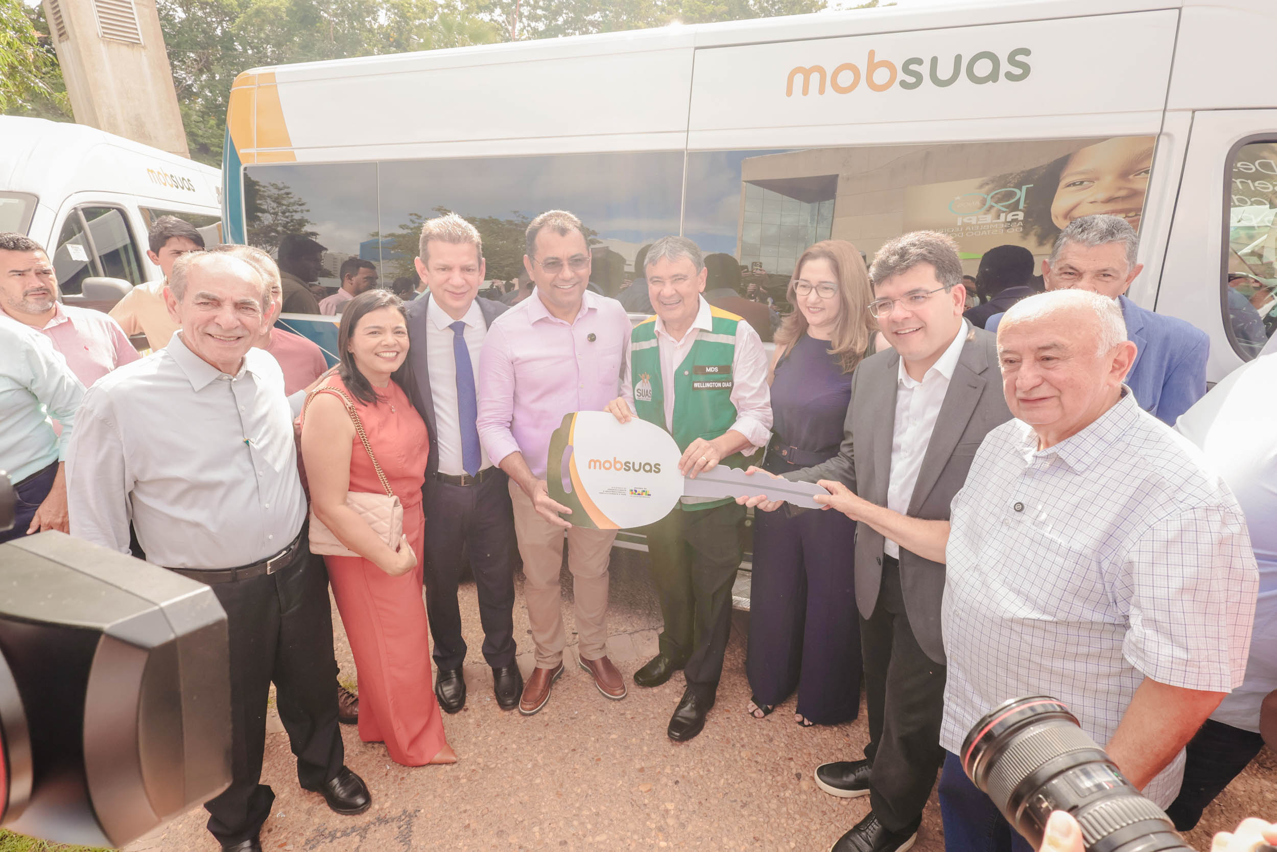 ENTREGA DE VANS MOB SUAS - FOTOS THIAGO AMARAL ALEPI (41).jpg