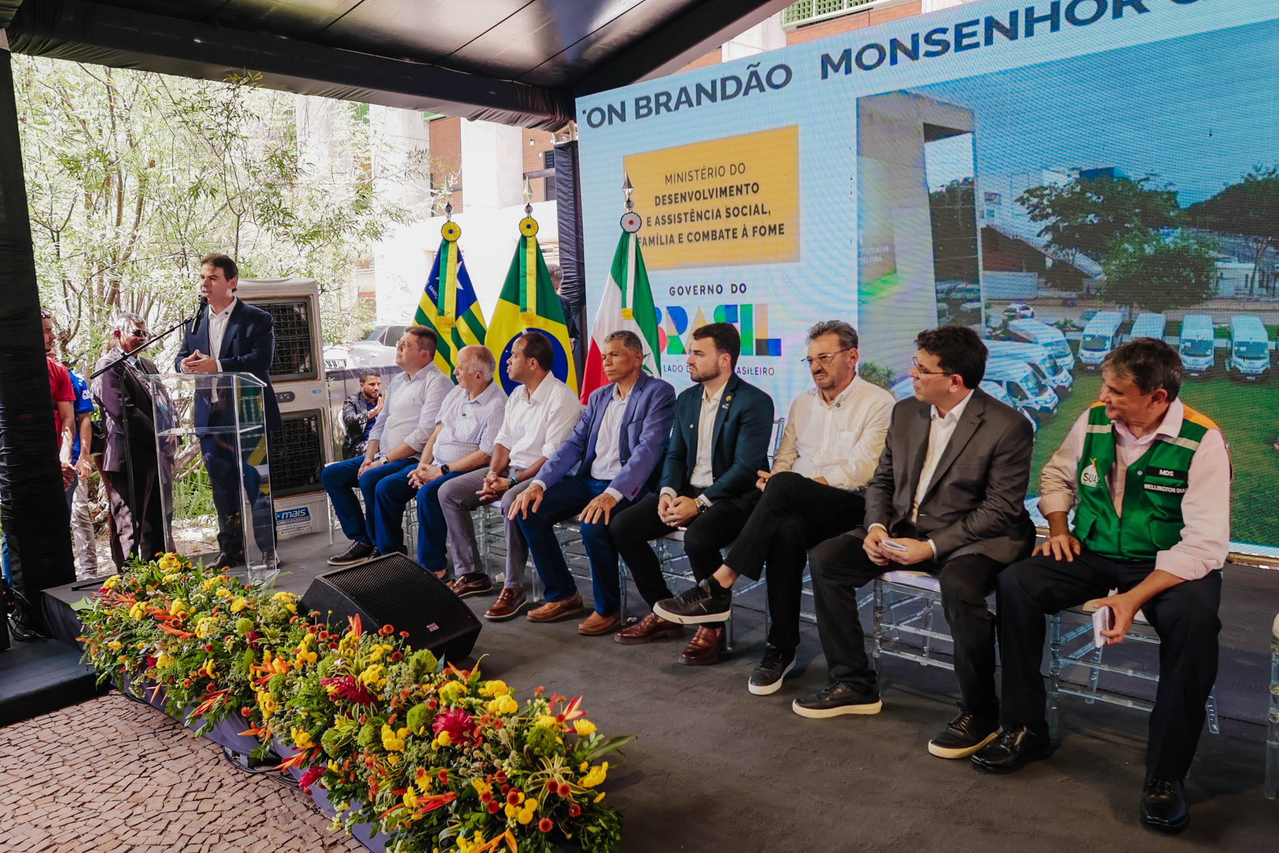 ENTREGA DE VANS MOB SUAS - FOTOS THIAGO AMARAL ALEPI (77).jpg