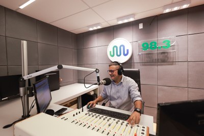 INAUGURAÇÃO DO ESTÚDIODA RÁDIO ALEPI - FOTOS REGIS FALCÃO ASCOM ALEPI (10).jpg