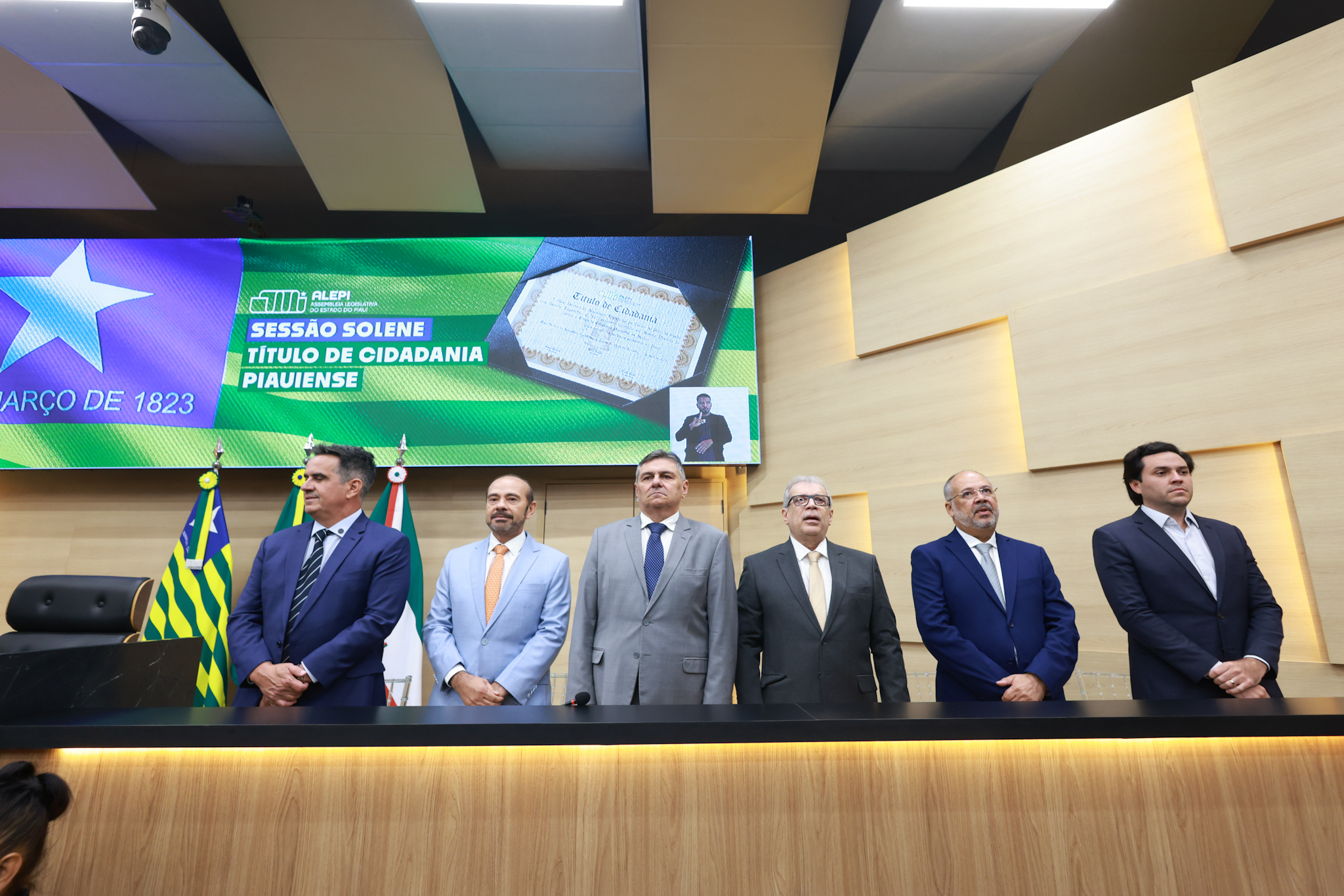 SESSÃO SOLENE TÍTULO DE CIDADANIA AOS SRS GIL PARAIBANO E CRISTIANO DE MEDEIROS - FOTO REGIS FALCÃO ASCOM ALEPI (11).jpg