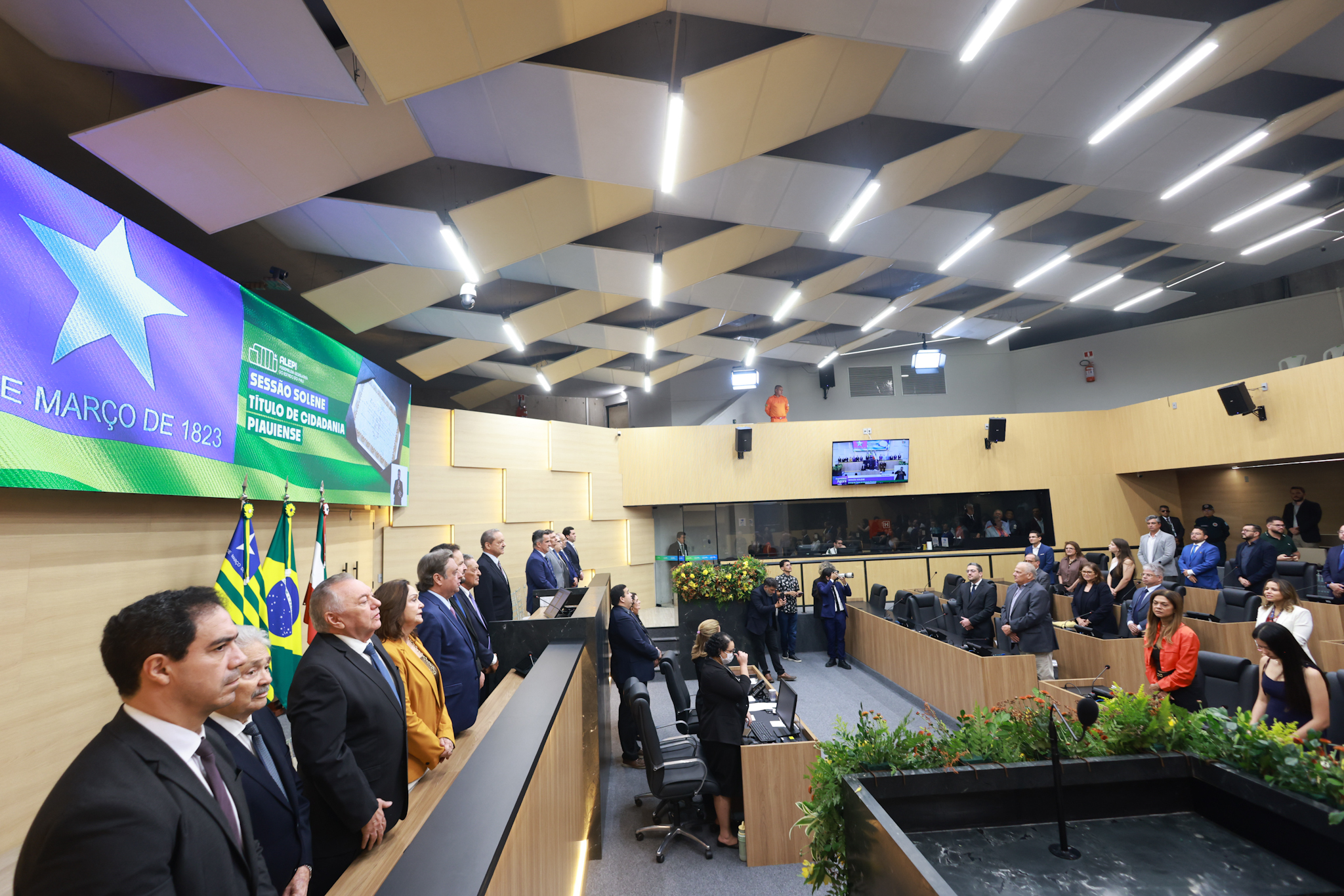SESSÃO SOLENE TÍTULO DE CIDADANIA AOS SRS GIL PARAIBANO E CRISTIANO DE MEDEIROS - FOTO REGIS FALCÃO ASCOM ALEPI (13).jpg