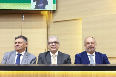 SESSÃO SOLENE TÍTULO DE CIDADANIA AOS SRS GIL PARAIBANO E CRISTIANO DE MEDEIROS - FOTO REGIS FALCÃO ASCOM ALEPI (2).jpg