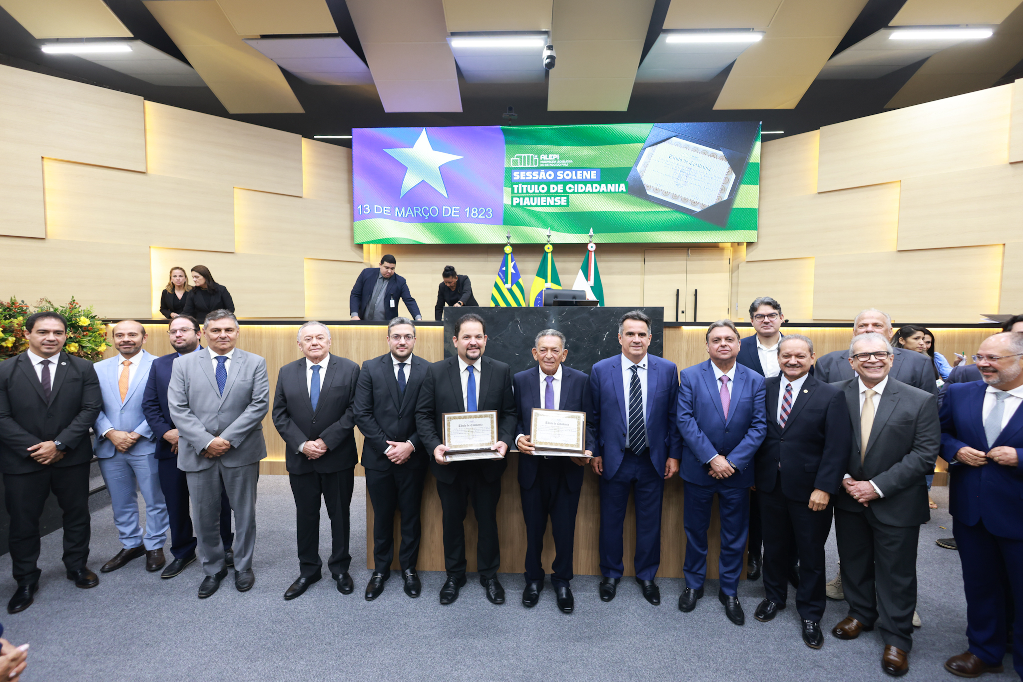 SESSÃO SOLENE TÍTULO DE CIDADANIA AOS SRS GIL PARAIBANO E CRISTIANO DE MEDEIROS - FOTO REGIS FALCÃO ASCOM ALEPI (36).jpg