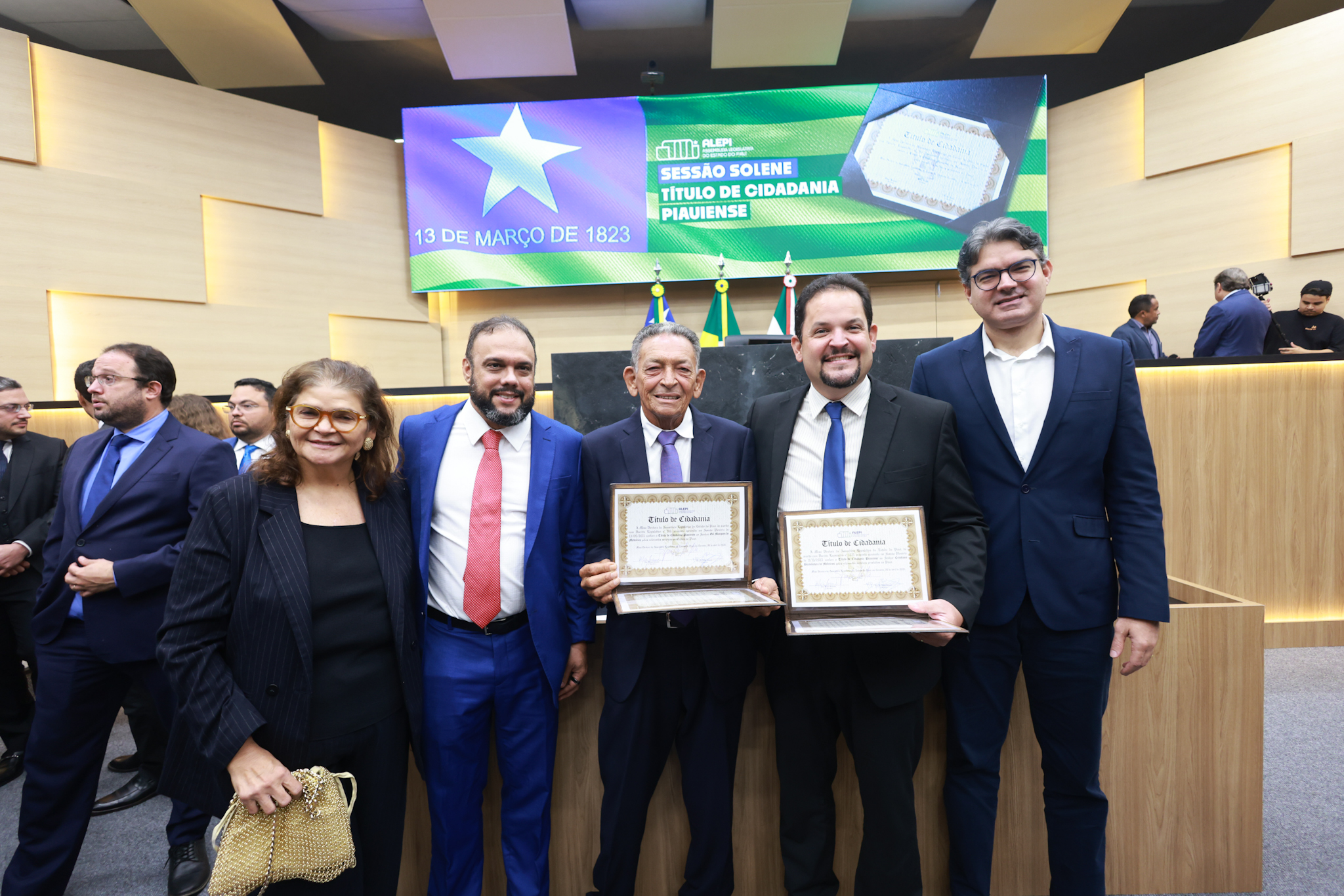 SESSÃO SOLENE TÍTULO DE CIDADANIA AOS SRS GIL PARAIBANO E CRISTIANO DE MEDEIROS - FOTO REGIS FALCÃO ASCOM ALEPI (39).jpg