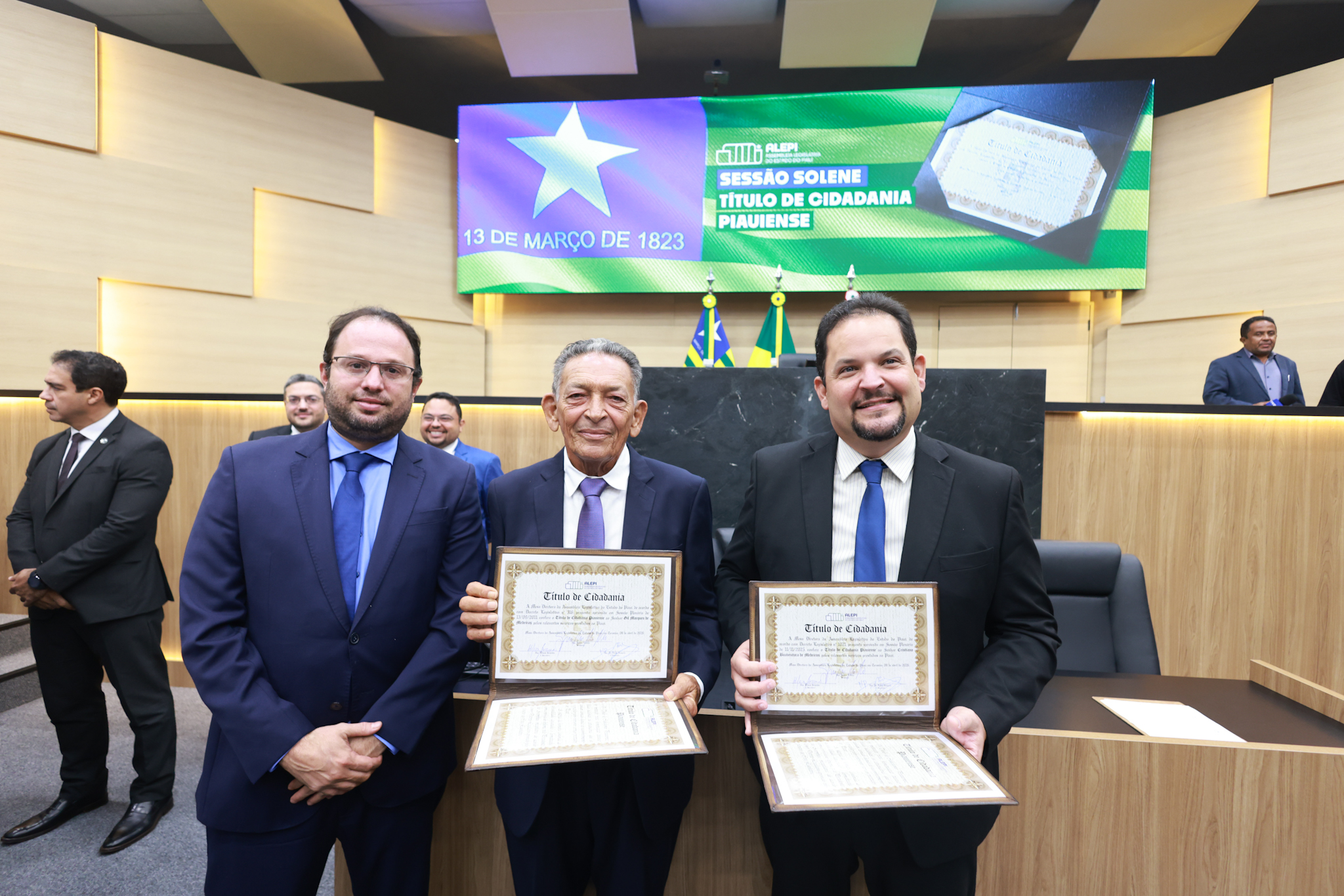 SESSÃO SOLENE TÍTULO DE CIDADANIA AOS SRS GIL PARAIBANO E CRISTIANO DE MEDEIROS - FOTO REGIS FALCÃO ASCOM ALEPI (41).jpg