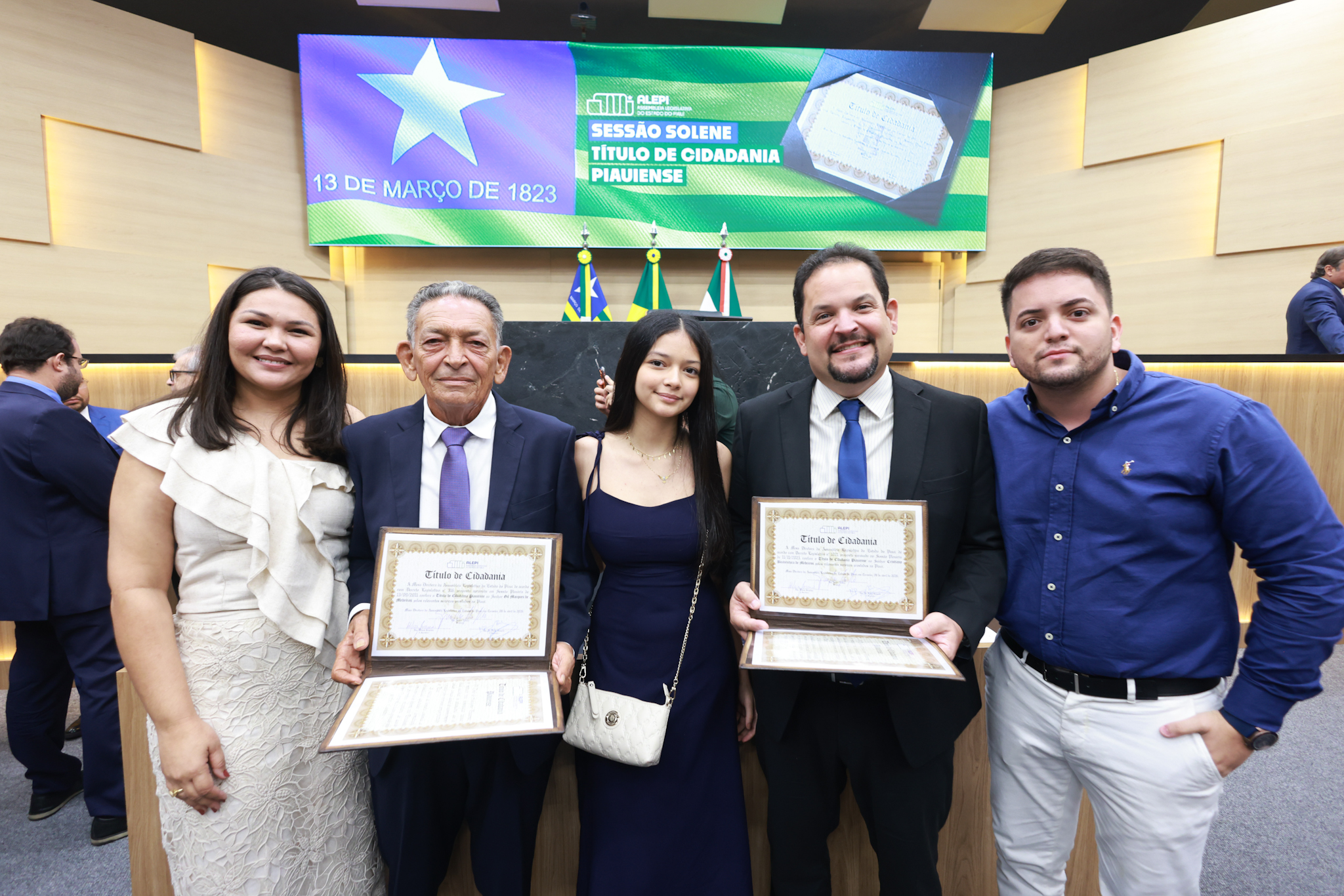 SESSÃO SOLENE TÍTULO DE CIDADANIA AOS SRS GIL PARAIBANO E CRISTIANO DE MEDEIROS - FOTO REGIS FALCÃO ASCOM ALEPI (43).jpg