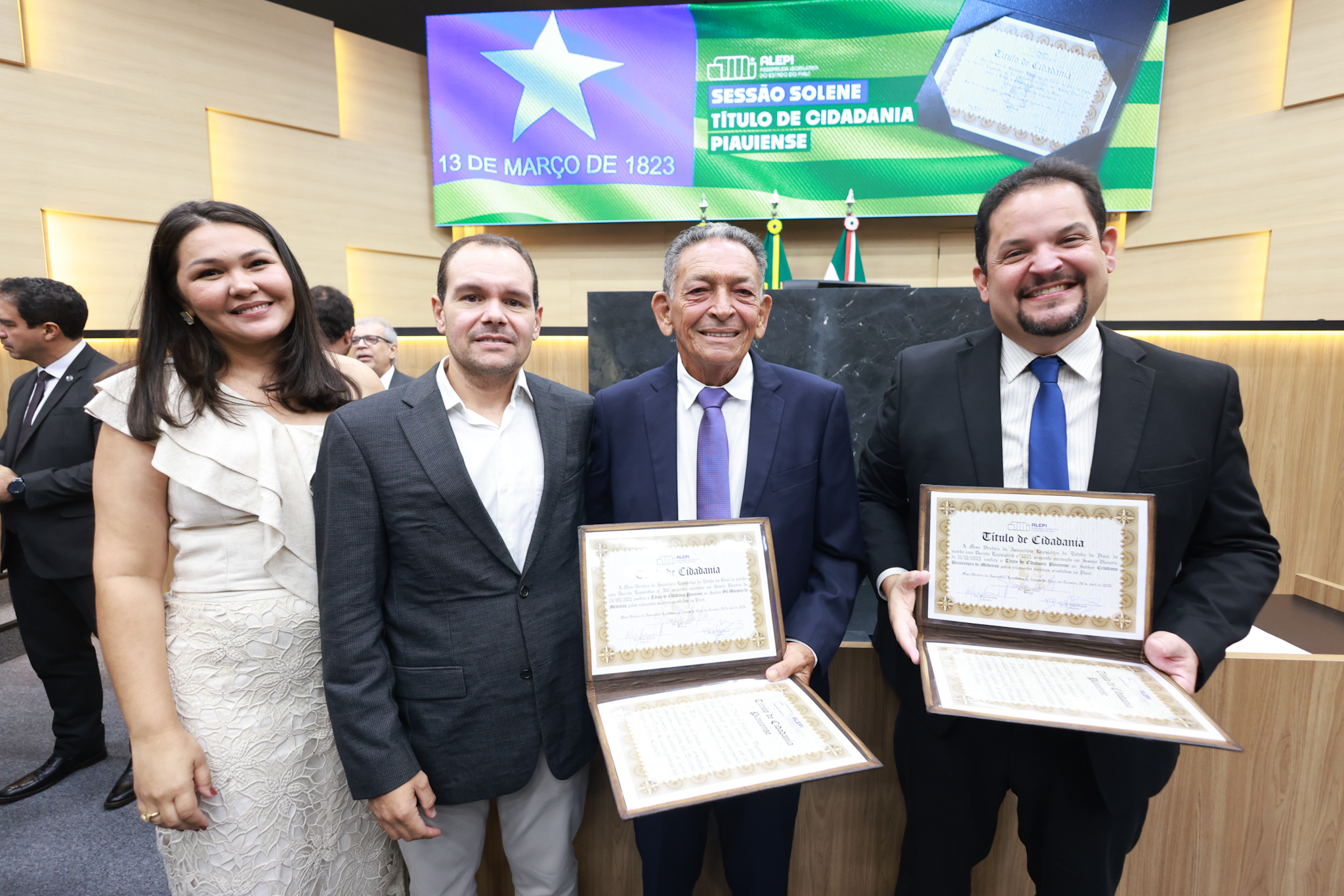 SESSÃO SOLENE TÍTULO DE CIDADANIA AOS SRS GIL PARAIBANO E CRISTIANO DE MEDEIROS - FOTO REGIS FALCÃO ASCOM ALEPI (44).jpg